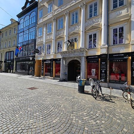 Charming Apartment Laura Tour As Ljubljana By Town Hall Exterior photo