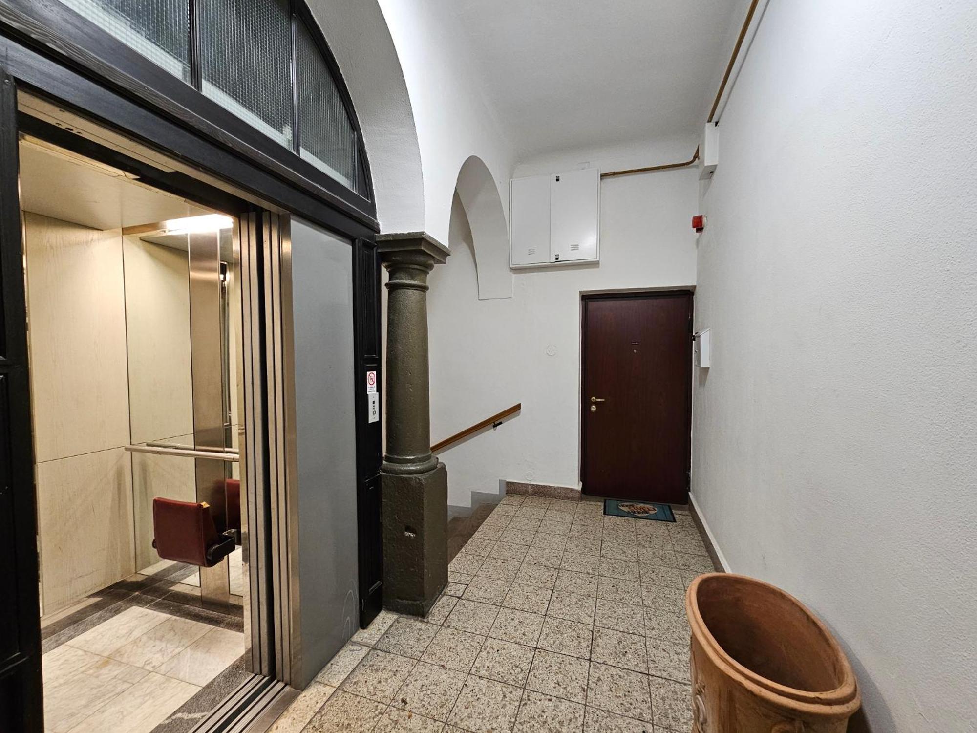 Charming Apartment Laura Tour As Ljubljana By Town Hall Exterior photo