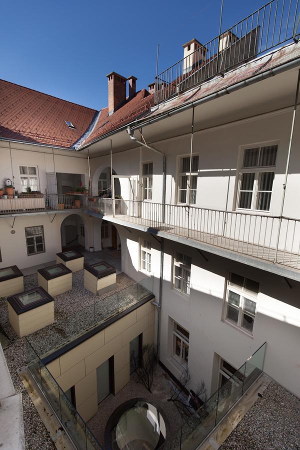 Charming Apartment Laura Tour As Ljubljana By Town Hall Exterior photo